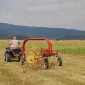 Takarás, quad és Ladewagen